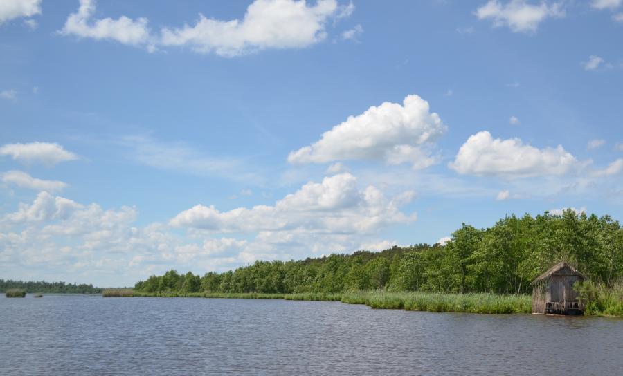 Домик в северной части озера рядом с каналом