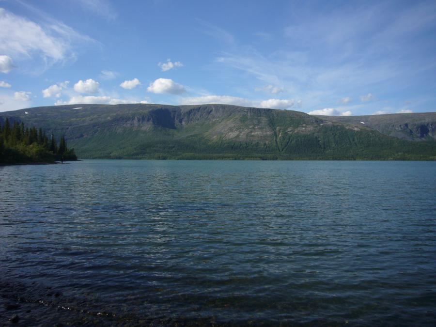 Вид на северное побережье озера